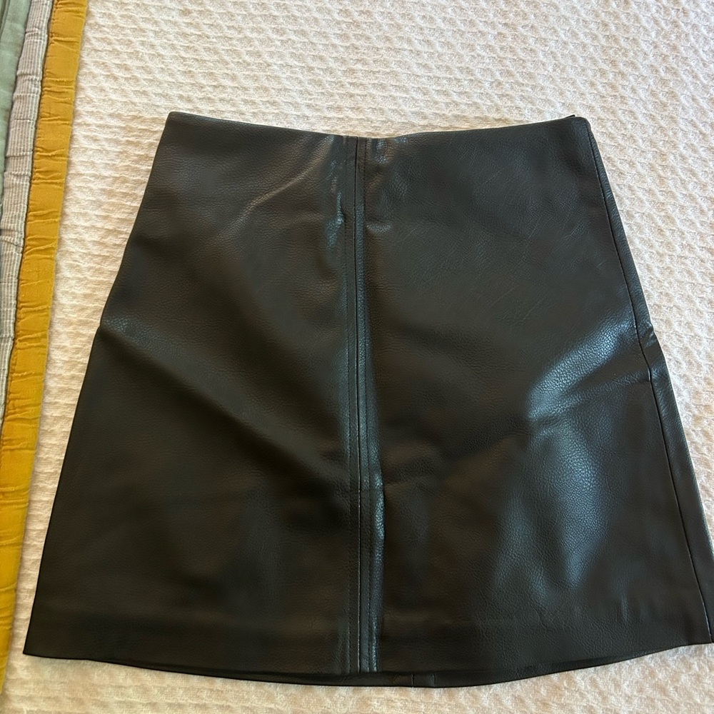 H&M Black Mini A-Line Skirt